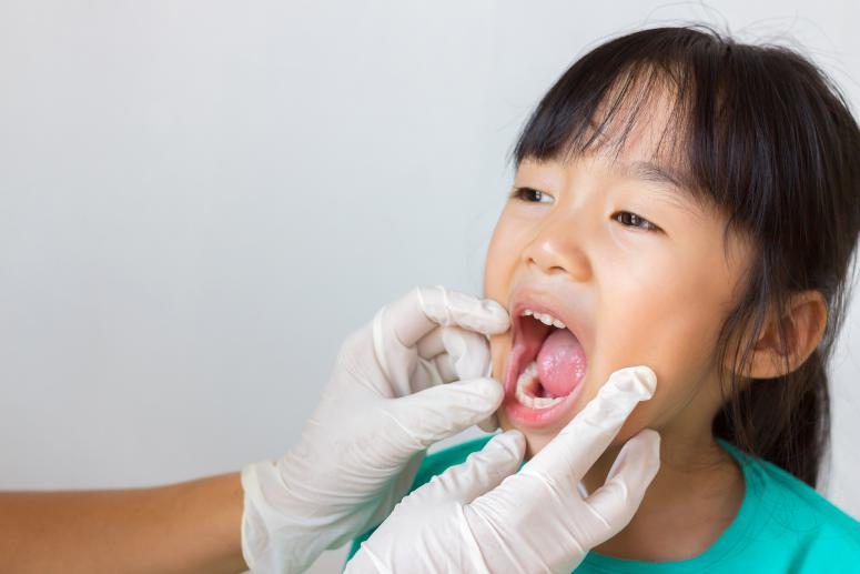 child at dentist